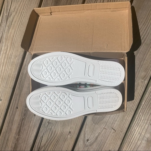 Custom Sneakers - Picture 7 of 7